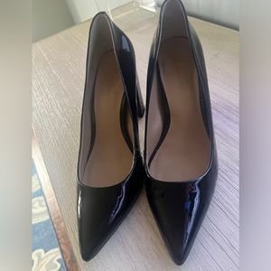 Banana republic black patent pumps excellent condition sz 9.5
